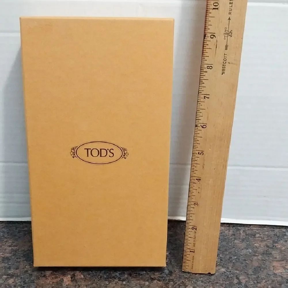 Tod's Elegant Tan Box